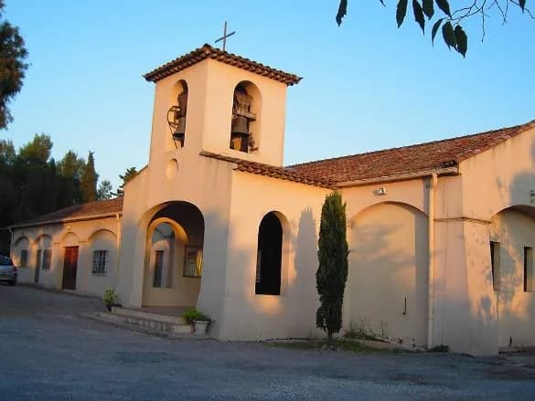 Saint-raphael - Eglise Sainte-Bernadette