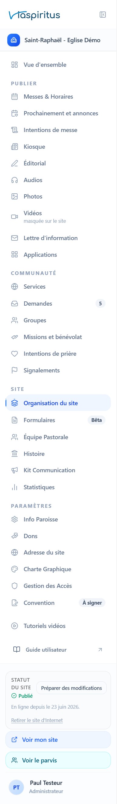 menu du back-office en mode élargi, connecté en administrateur : groupes Publier, Communauté, Site et Paramètres, et la carte « Statut du site »